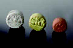 Figur 2 Terra sigillata med stempler fra Goldberg, Schwerin og Mecklenburg-Vorpommern i Tyskland. (Attribution 4.0 International (CCBY 4.0) Science Museum London, Wellcome collection).