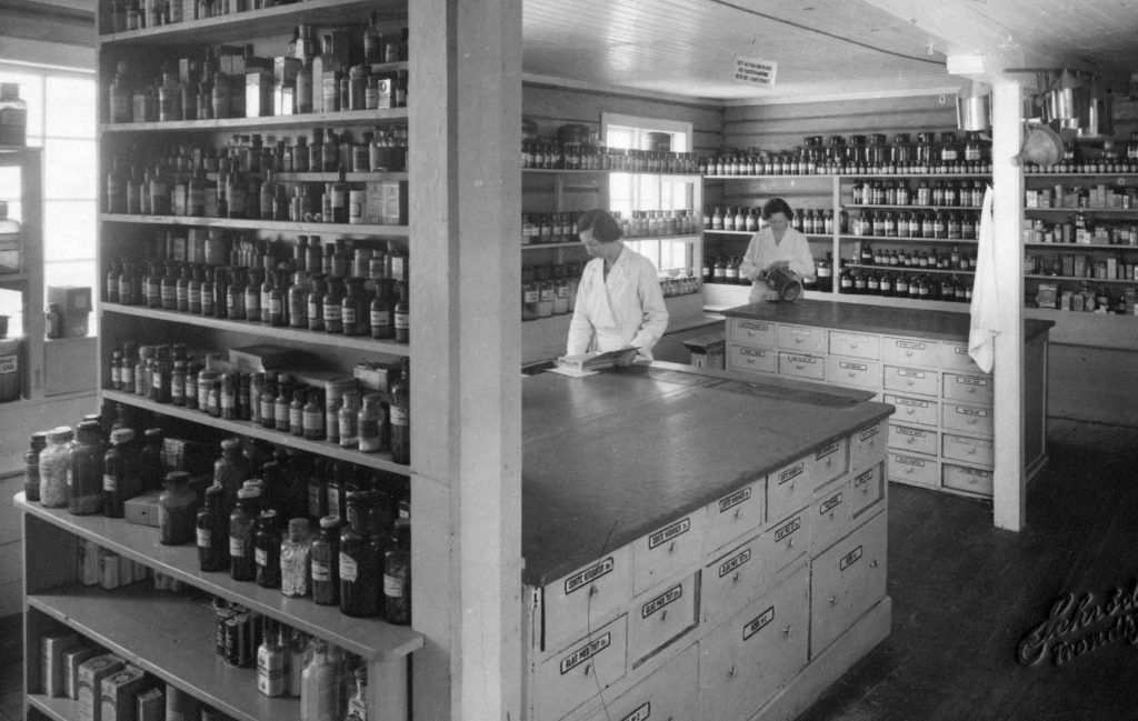 Laboratoriet Svaneapoteket i Trondheim Foto: Norsk Folkemuseum